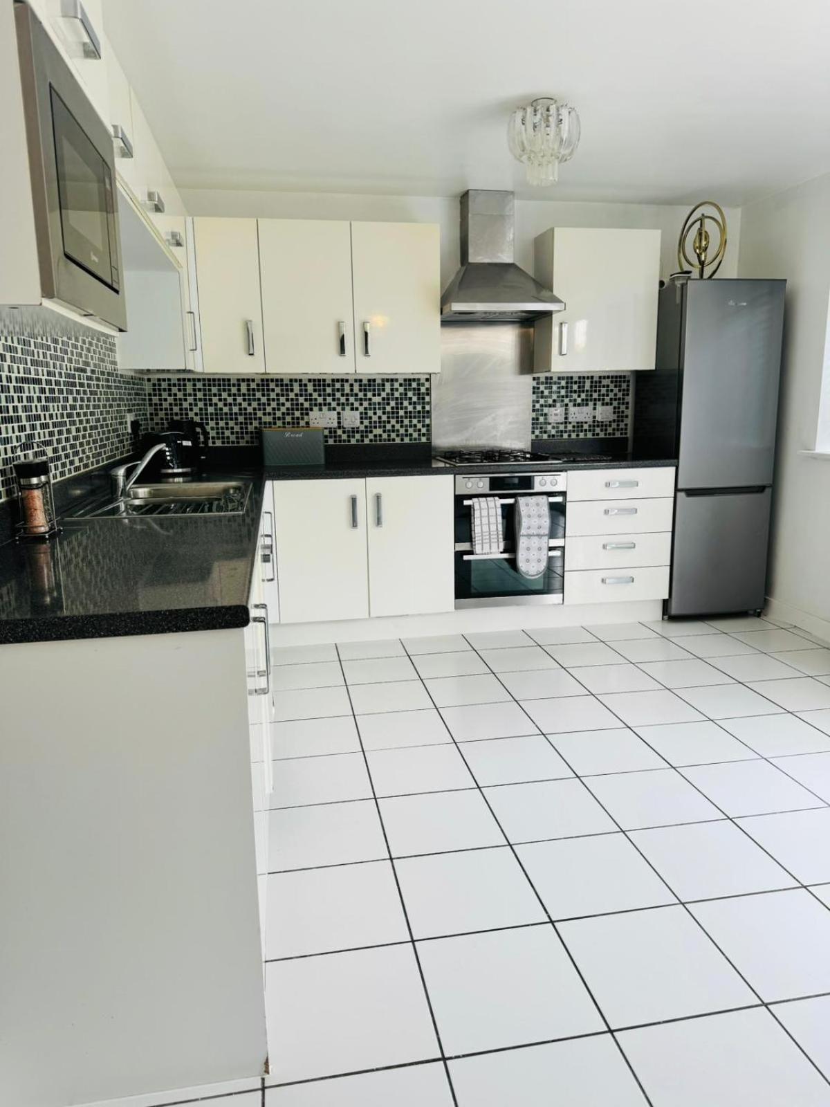 ピーターバラ The Grace House Entire 4Bed Detachedヴィラ エクステリア 写真