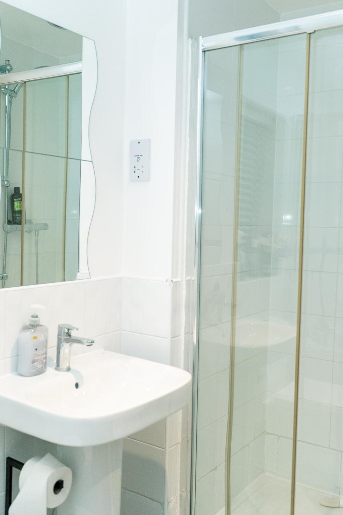 ピーターバラ The Grace House Entire 4Bed Detachedヴィラ エクステリア 写真
